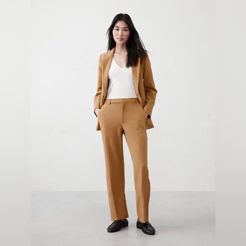 NWT! Banana Republic Afternoon Latte Sculpted Straight Pant (534987) 🤎